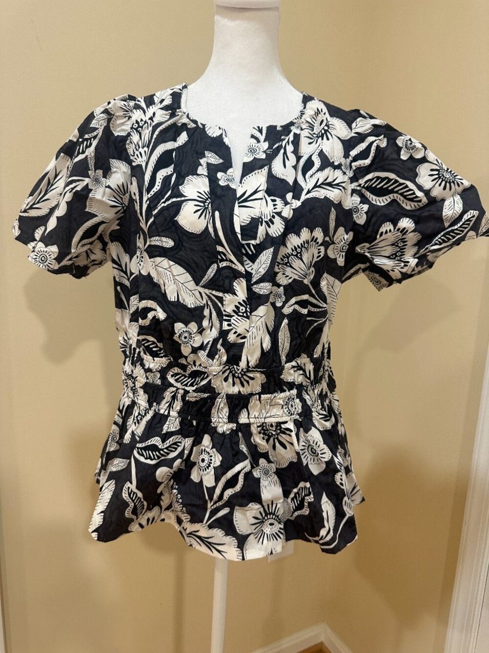 Anthropologie Black White Floral Somerset Peplum Blouse Short Sleeve Top Size L - Picture 6 of 12